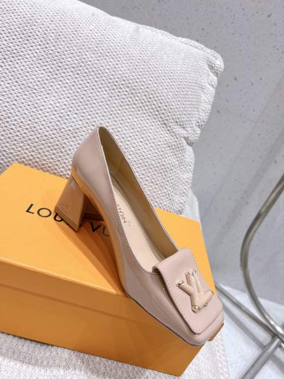 Picture of Louis Vuitton Shoes _SKULVsz35-42513525.5cmmnf0303
